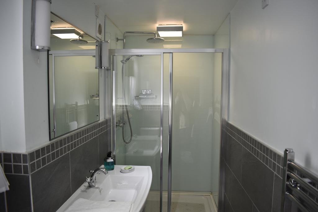 Verdon Guest House Stoke-on-Trent ภายนอก รูปภาพ